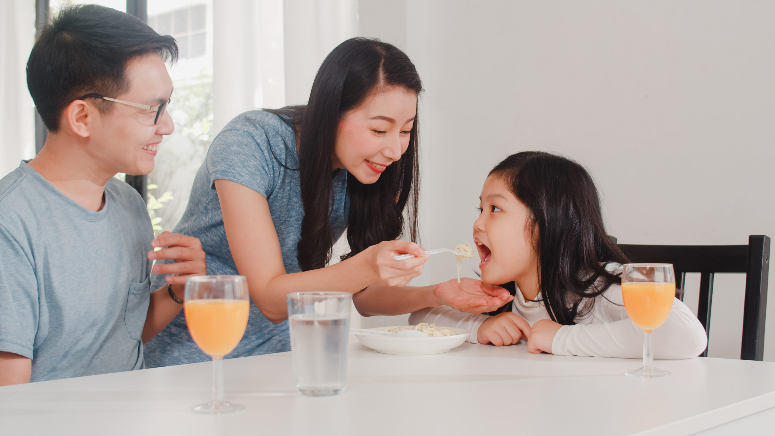 Папа дочку японское без цензуры. Japanese Family.